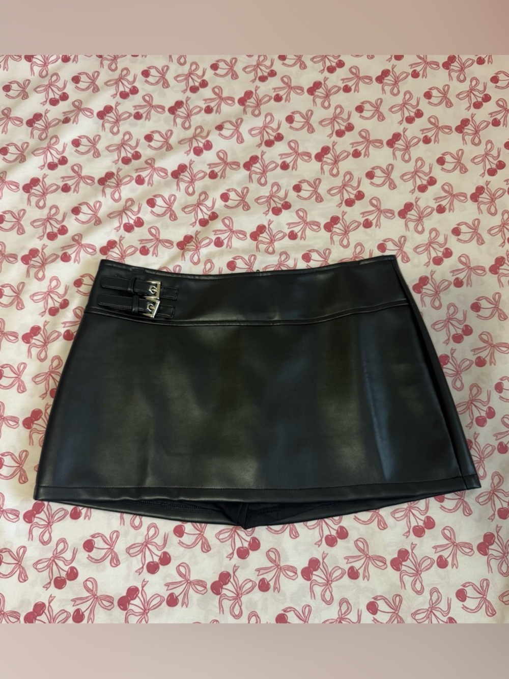 Windsor Buckle Faux Leather Mini Skirt